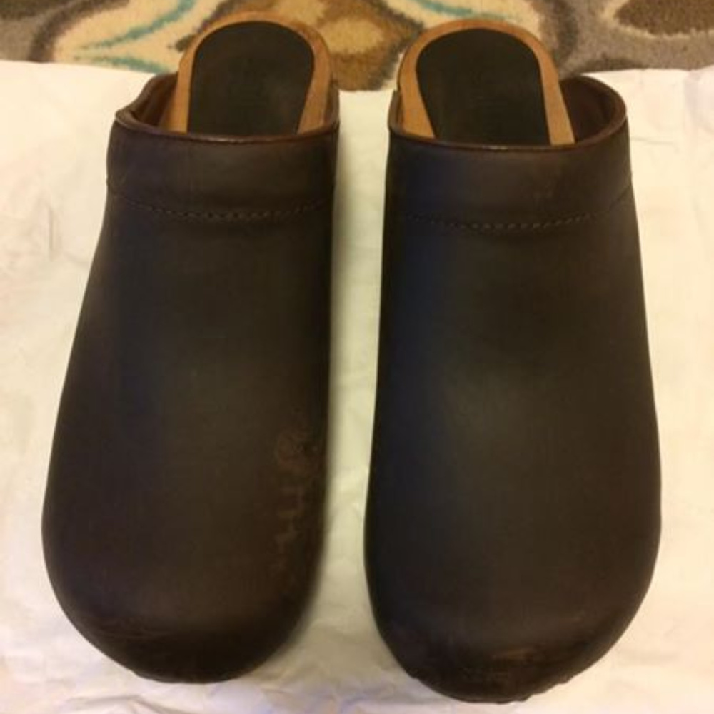 Sanita leather and wood clog